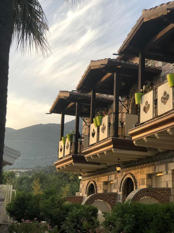 Hotel Sarajet E Pashait 1 Dhërmi Exterior foto